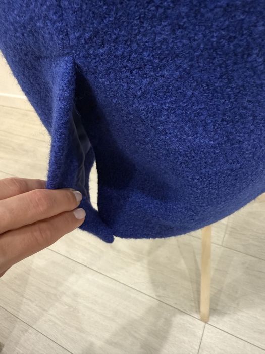 Kobaltowy płaszcz boucle na podszewce wełna wiskoza Monnari roz. 40 L