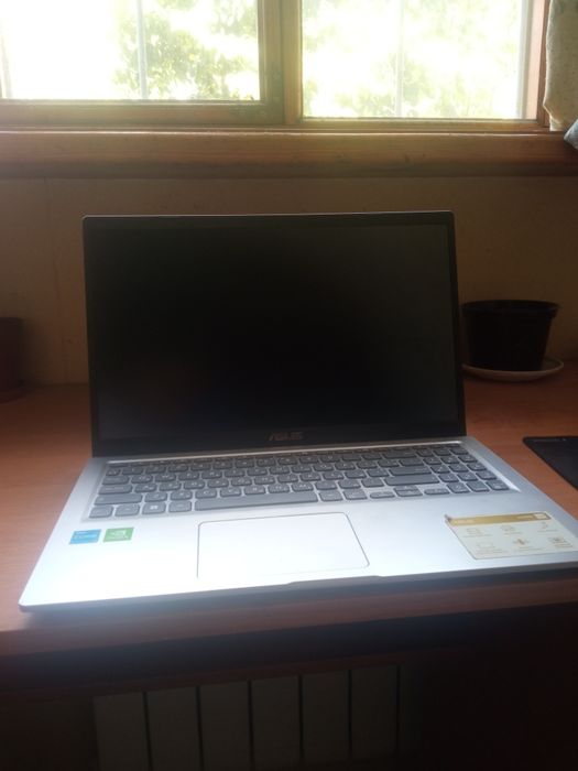 Ноутбук Asus Leptop  X515EP в гарному стані