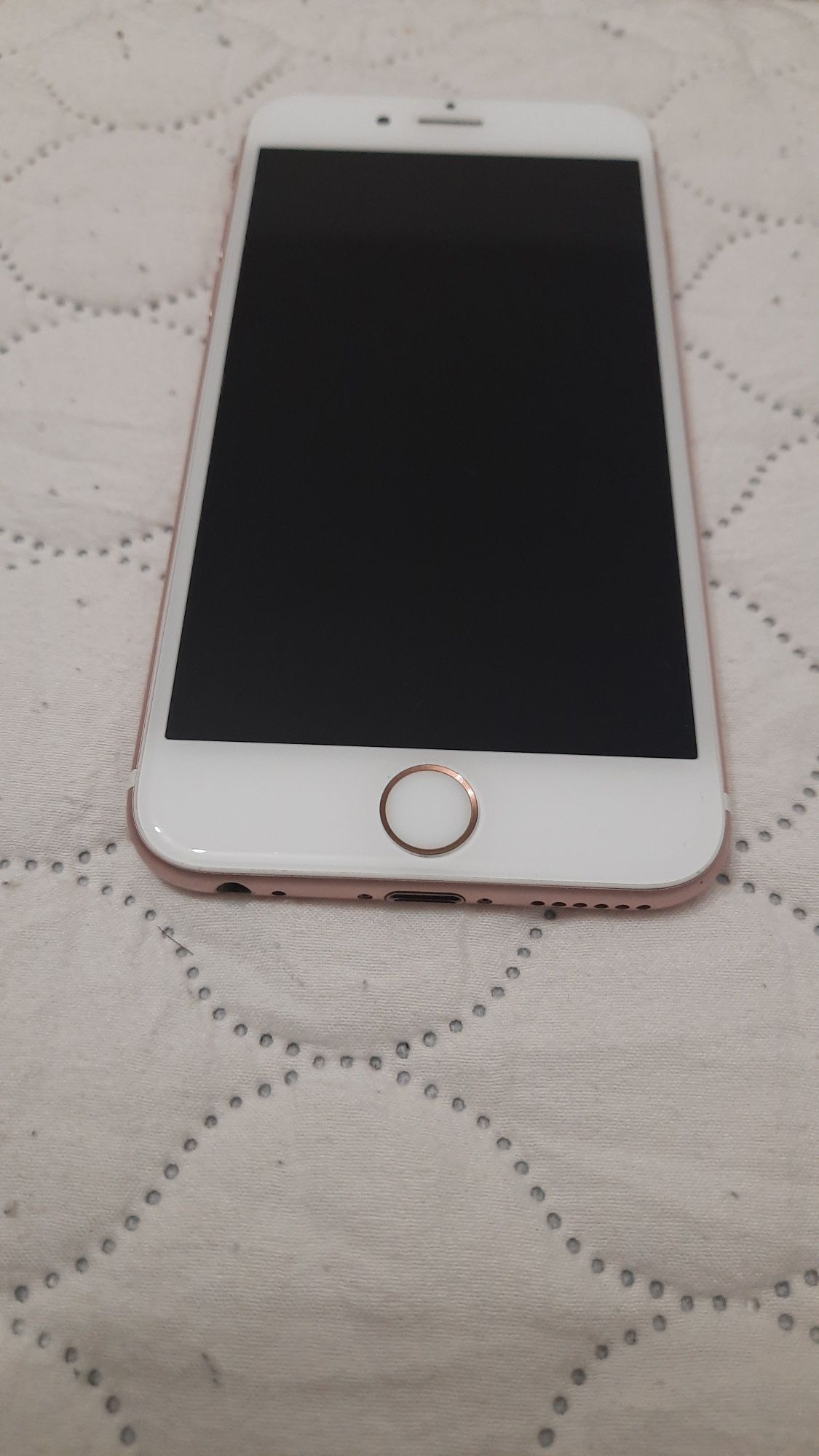 Iphone 6s 32 GB rose gold, bateria 44 % stan wizualny bdb, nie wycisza