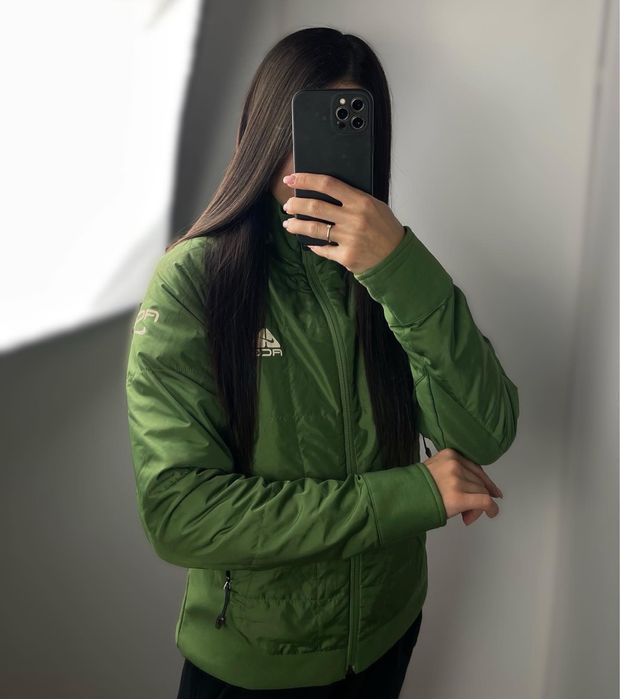 Куртка жилетка трансформер nike acg зелена найк оригінал вітровка