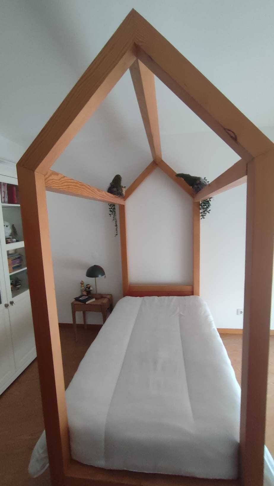 Cama de Criança em forma de casa