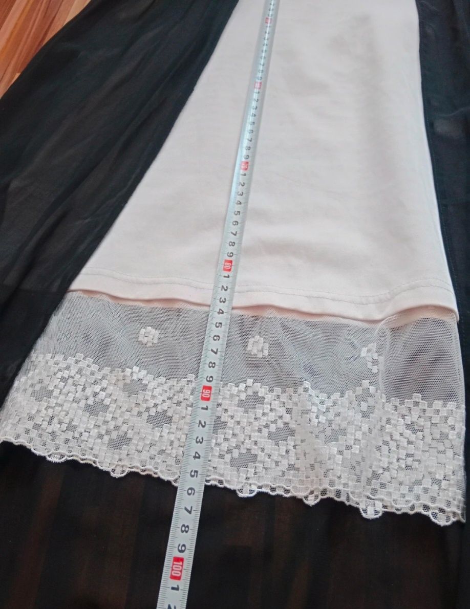 Prześliczna sukienka z długą peleryną, optycznie wyszczuplająca. R.XL