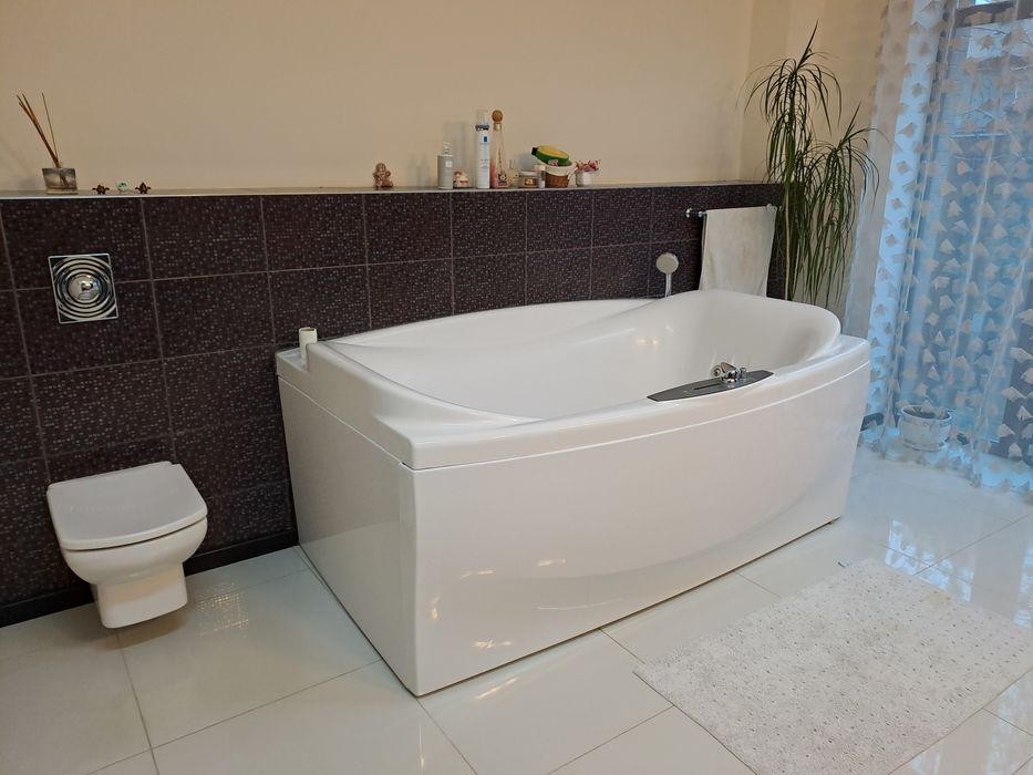 Оренда будинку з басейном новобудова