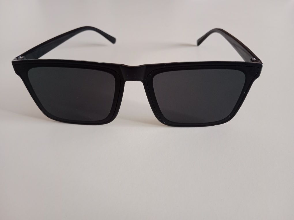 Okulary kwadratowe przeciwsłoneczne czarne. Nowe