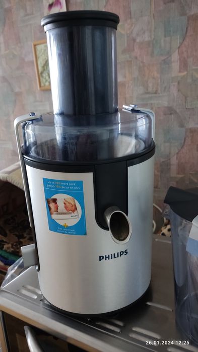 Соковыжималка универсальная Philips. Мощность 700 Вт.
Система прямой