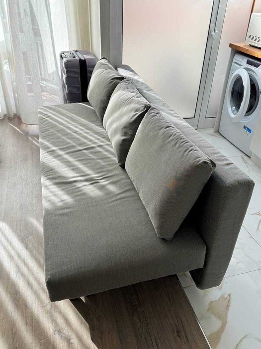 Sofá-cama Ikea prático e confortável