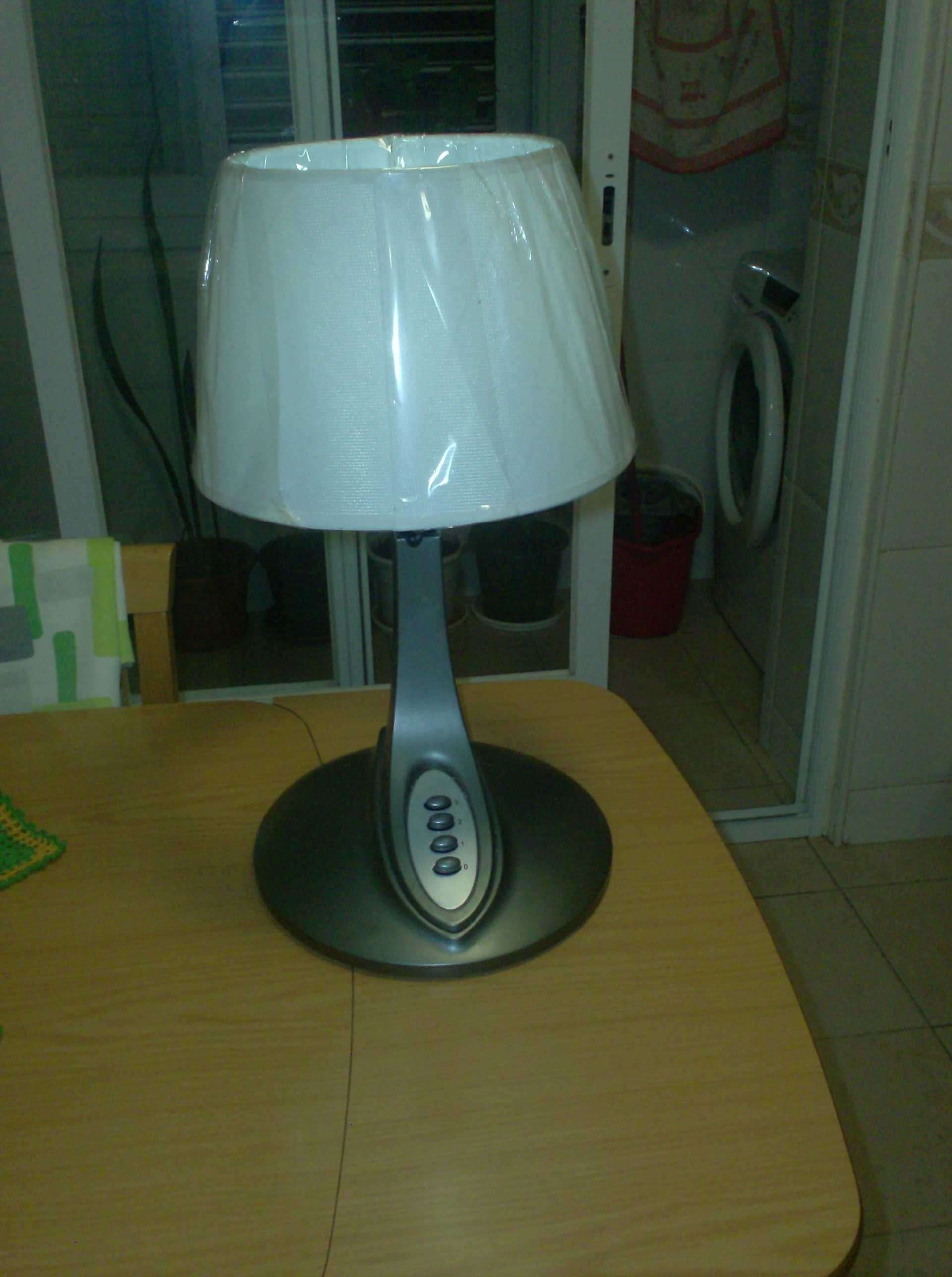 Candeeiro de Mesa