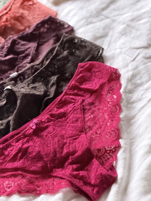 Majtki 7szt figi koronkowe używane +gratis Intimissimi / do negocjacji