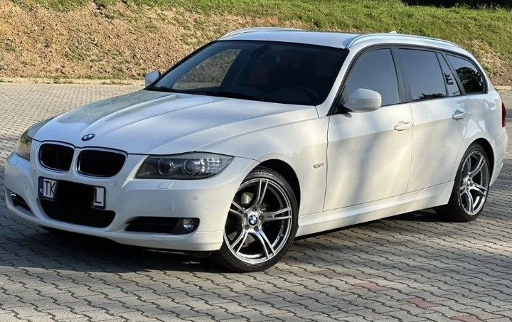 BMW Seria 3 320d xDrive DPF Touring Edition Exclusive