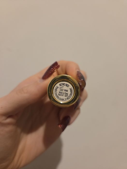 Douglas szminka retro red, nowa nieużywana