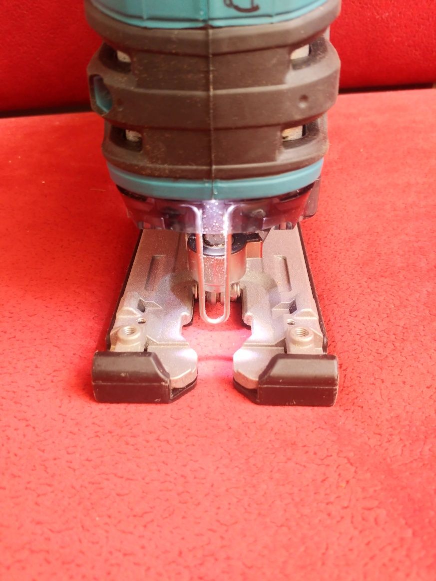 Wyrzynarka makita djv180