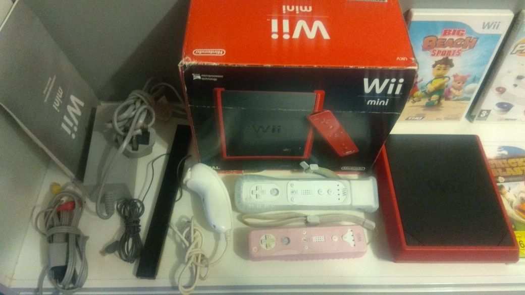 Nintendo Wii mini z 5 grami.