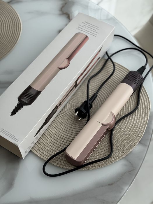 Продам фен-випрямляч для волосся Airstrait