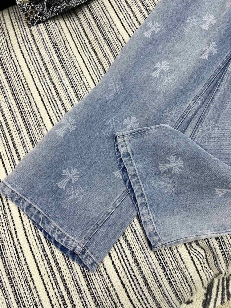 jasne, letnie jeansy Chrome Hearts