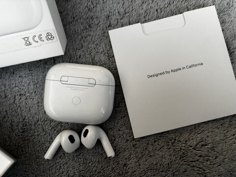 Apple AirPods 3 generacji oryginalne etui lightning mag safe