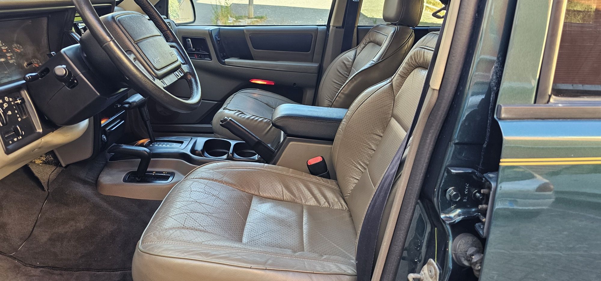 Jeep grand cherokee 4.0 oficial 93 impecável