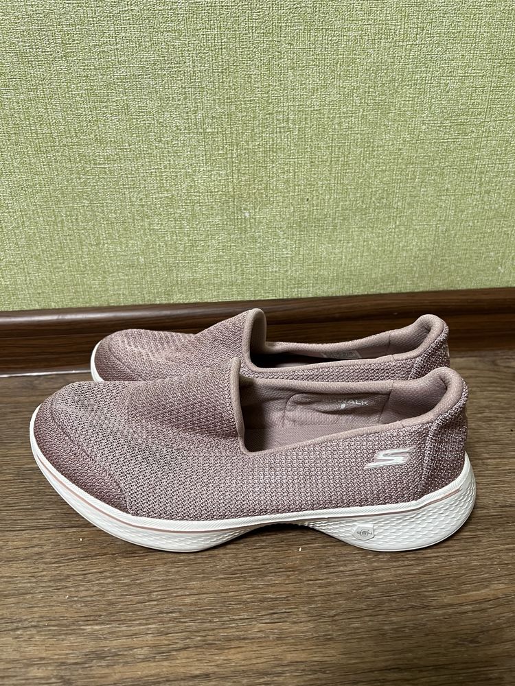 Легкі дихаючі мокасини Skechers Туфлі Go Walk кросівки літні