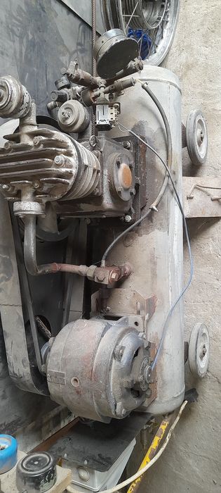Продам повітряний компресор.