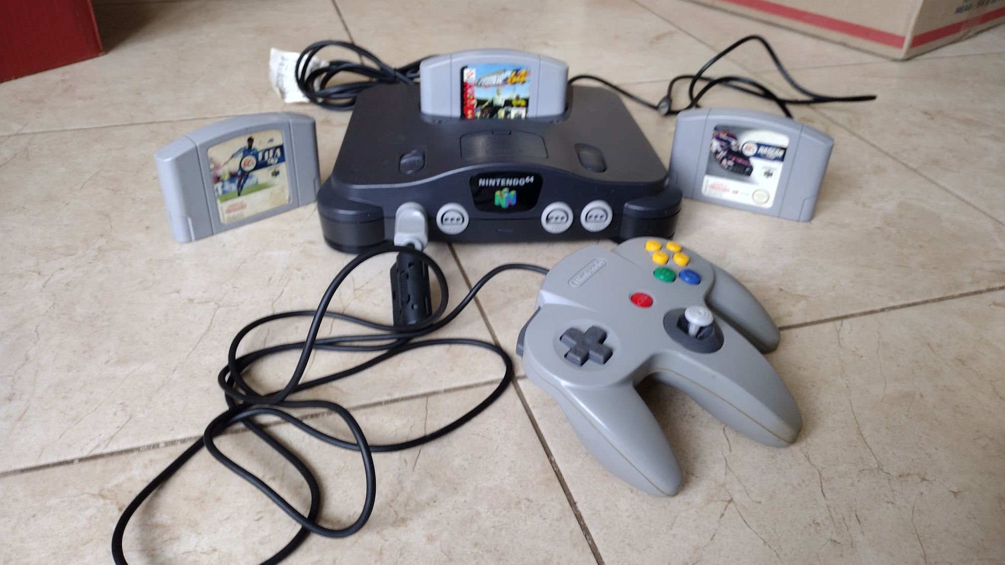 Игровая приставка Nintendo 64 + картриджи