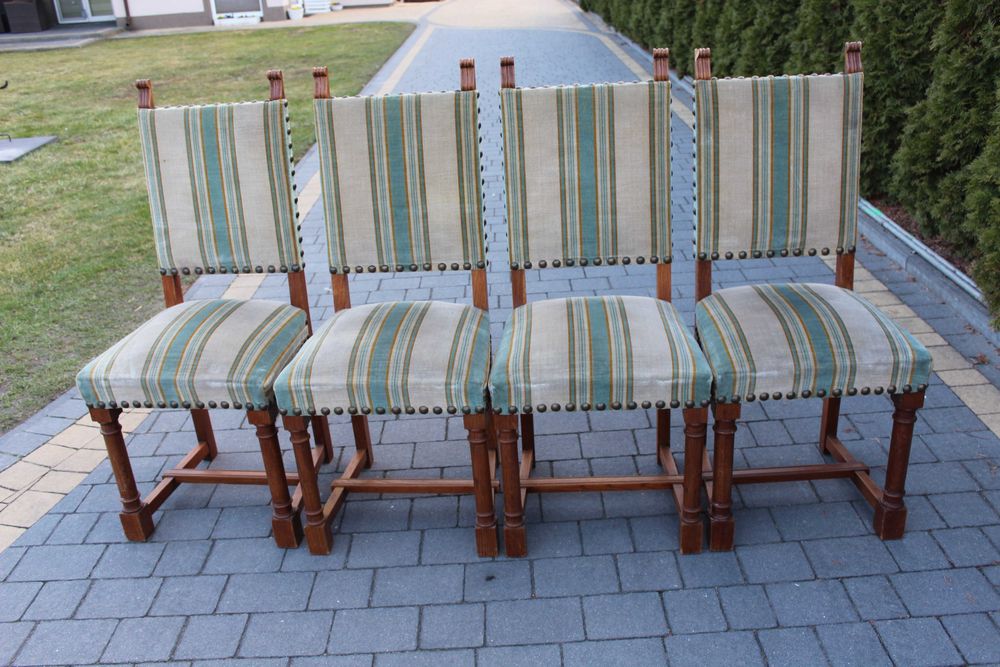 Cztery krzesła dębowe w stylu Ludwik XVI sprężynowane