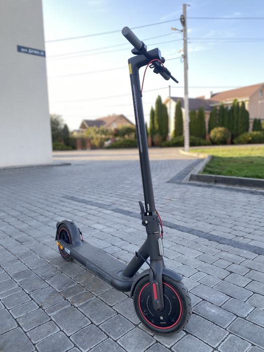 Електросамокат Xiaomi Mi Electric Scooter 4Pro