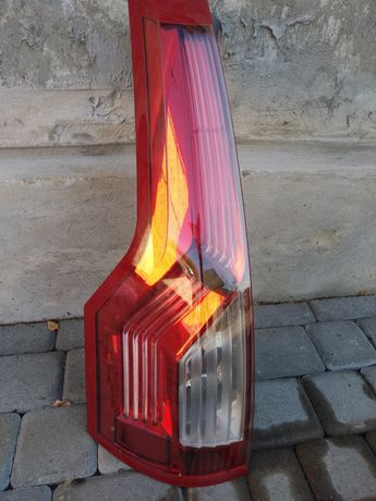 Продам задній лівий фонарь Citroen picasso
