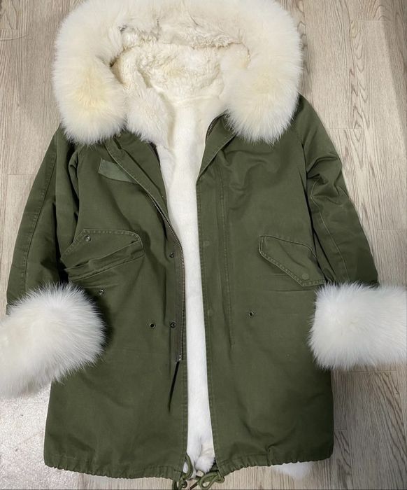 Продам парку жіночу!Натуральне хутро!Жіночий одяг!