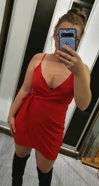 Czerwona, mini sukienka wiązana na boku