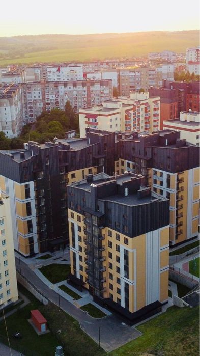 Продаж 2 кіинатної квартири на Озерні