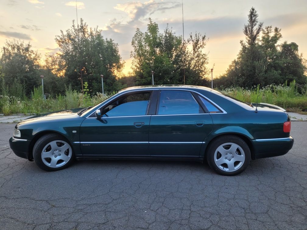 Audi A8 4.2 газ бенз