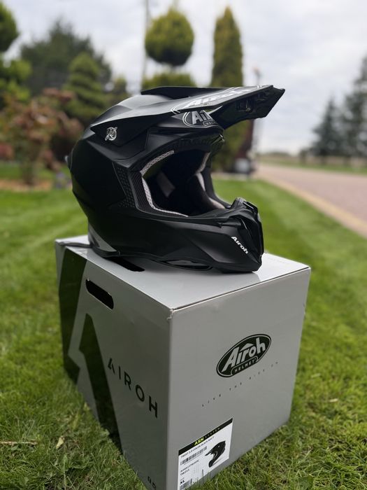 Airoh twist 2.0 czarny XL