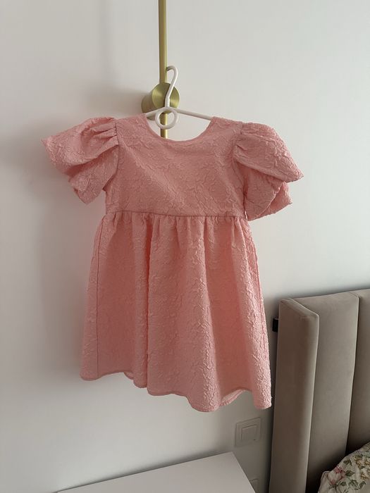 Сукні, костюми для дівчат на 5 років