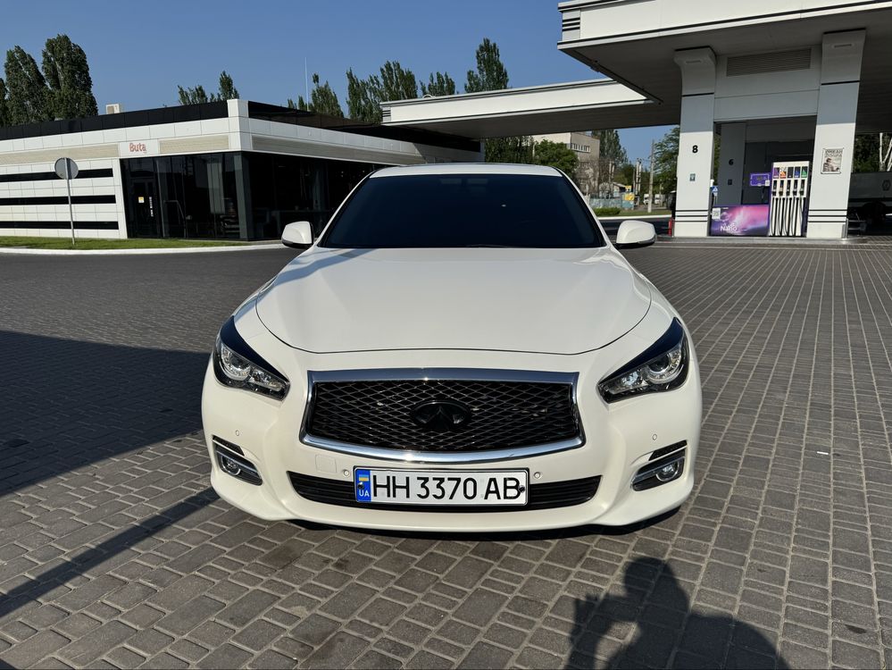 Продам Infiniti Q50 2.2 дизель 2015 год
