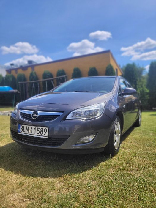 Opel Astra J 2010