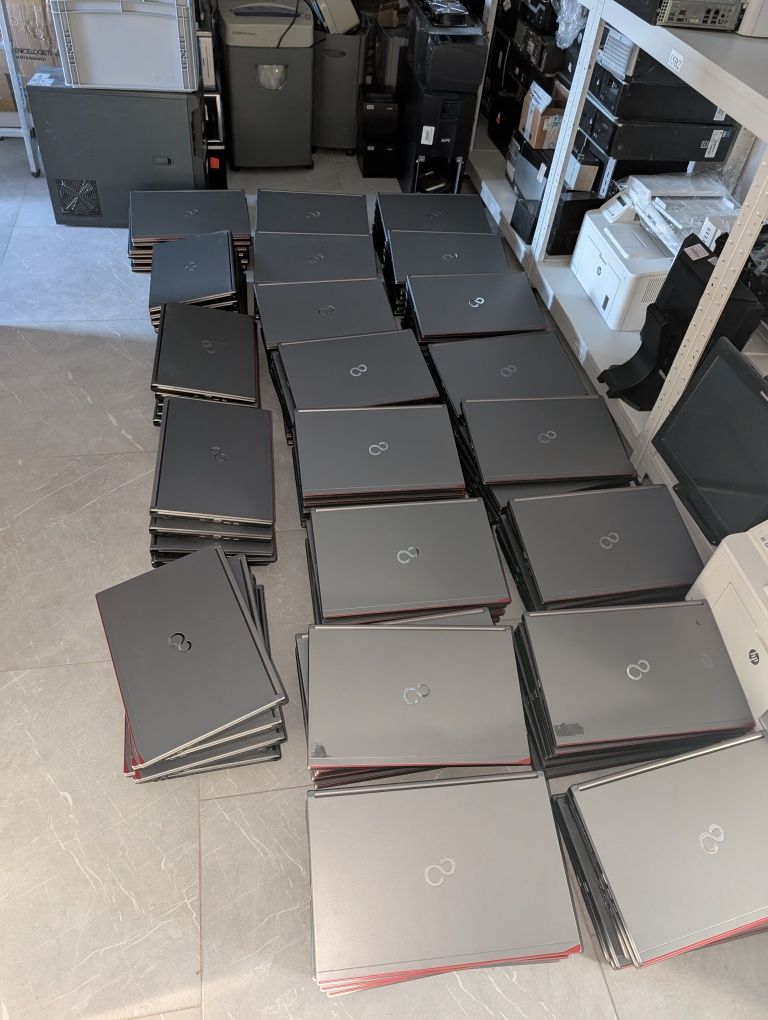 Fujitsu LIFEBOOK E756: надійний бізнес-ноутбук для ефективної роботи