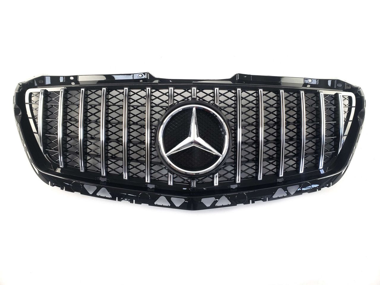 Решетка радиатора на Mercedes Sprinter W906 2014-2017  GT