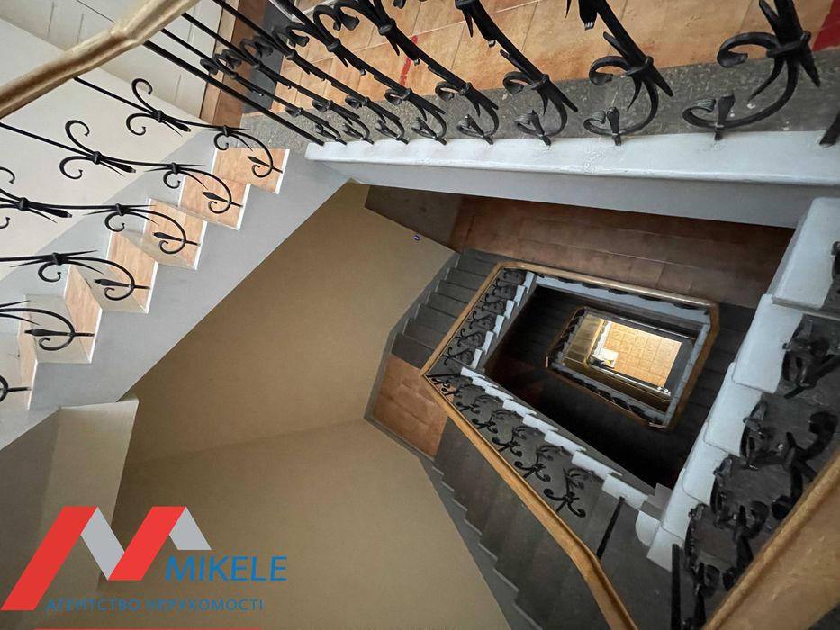 Без% Офіс 341м2 вул. Фролівська 1\6 Поділ м. Контрактова площа