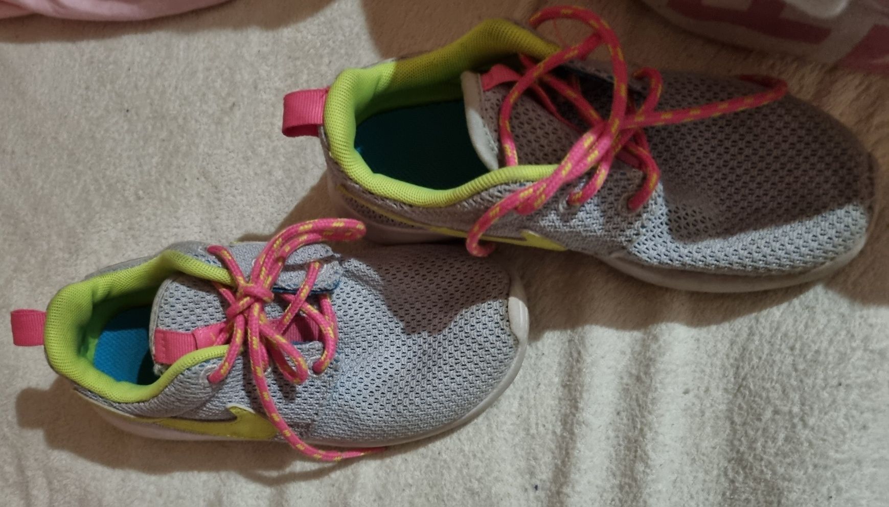 Buty nike dla dziewczynki siatka r. 28 śliczne neon adidas