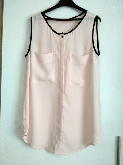 Piekna elegancka bluzka pudrowy róż mgiełka guziki