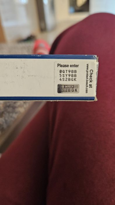 Продам свечи накала Bosch 0 250 403 008 для Мерседеса.