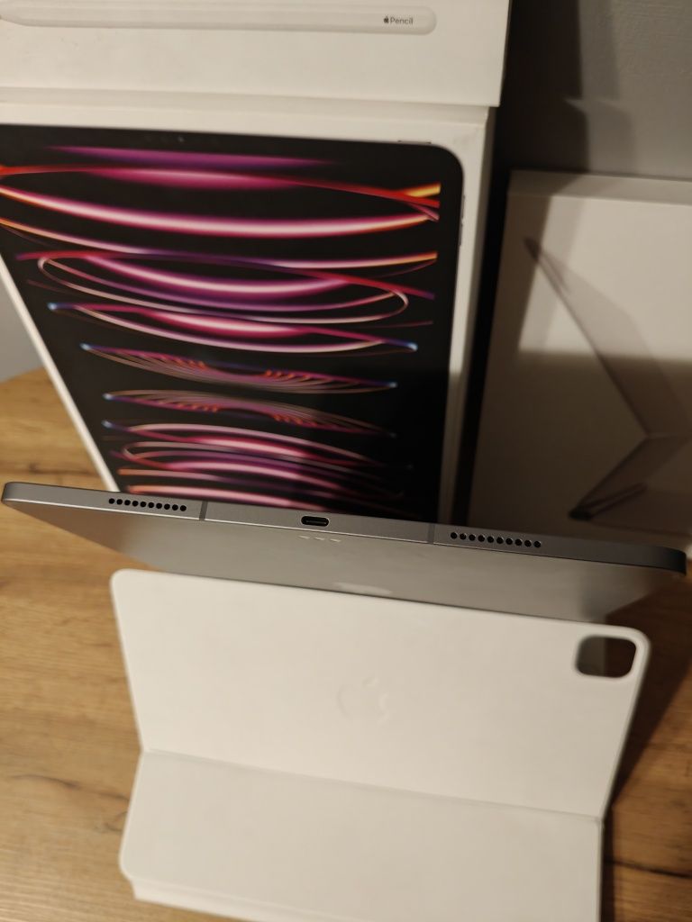 Zestaw iPad Pro 12,9" (6gen.) 512Gb Cellular + Magic Kaybord + Pencil