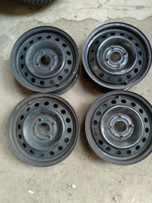Felgi stalowe Nissan Almera Primera 4x114,3 15x6J Et 45