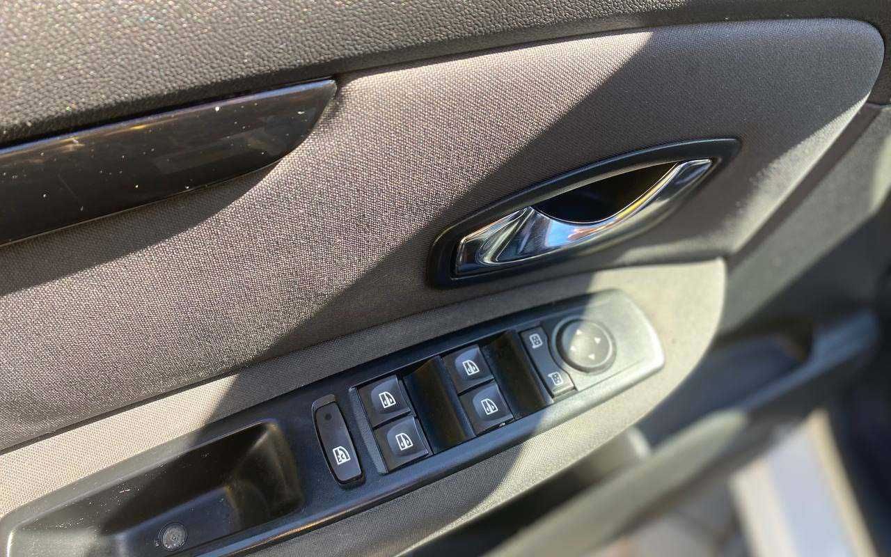 Renault Scenic 2012