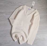 Удлиненный свитер молочного цвета oversize