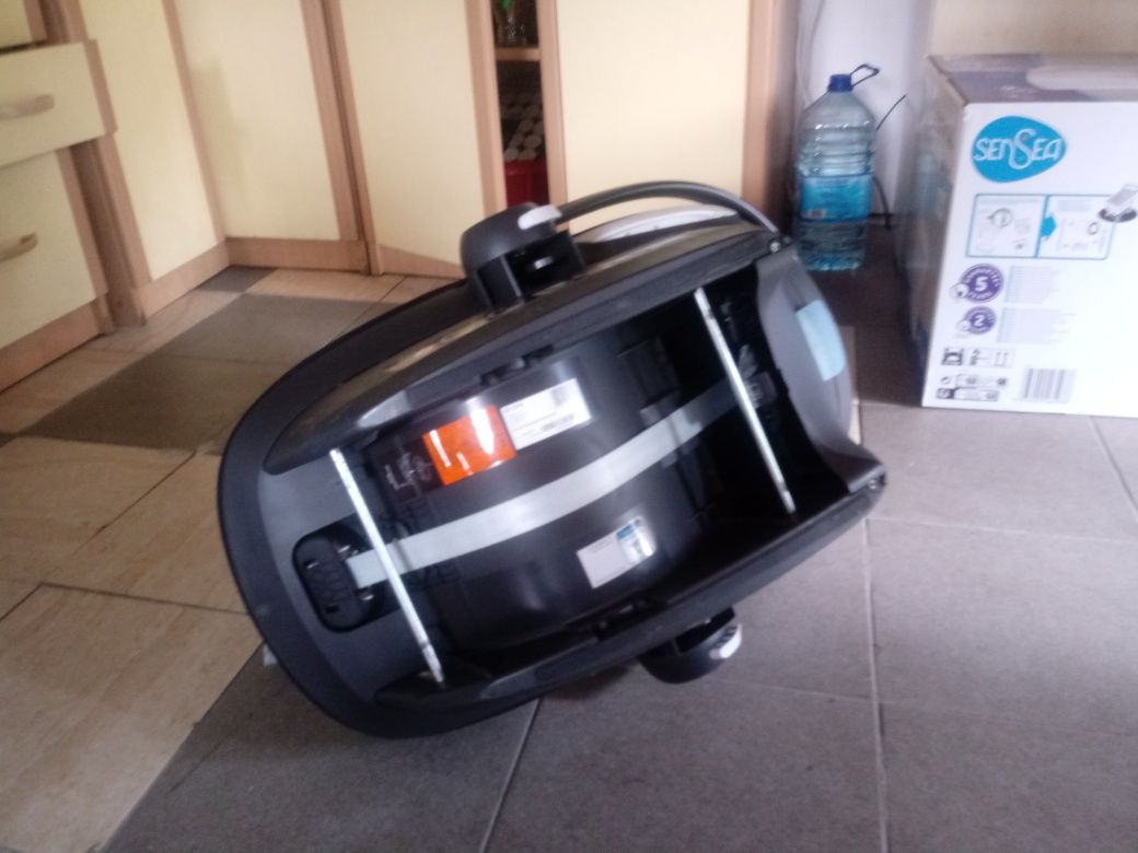 Fotelik Cybex Aton M i-Size kolor Granite Black z 2020 roku