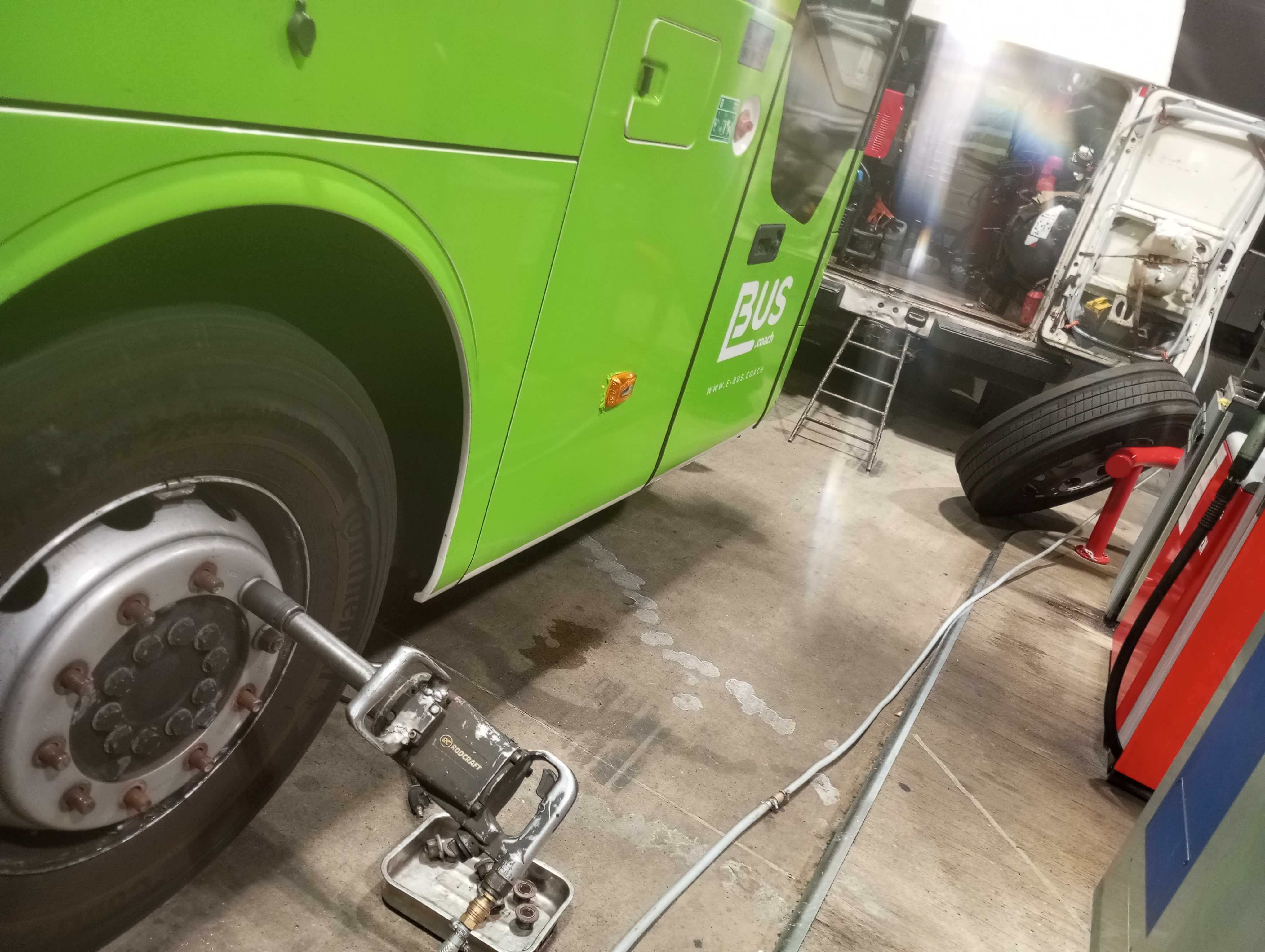 Mobilna wulkanizacja servis osobowe, ciężarowe wymiana opon