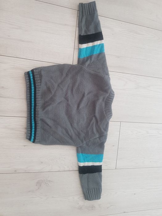 sweterek ciepły  chłopięcy roz 86