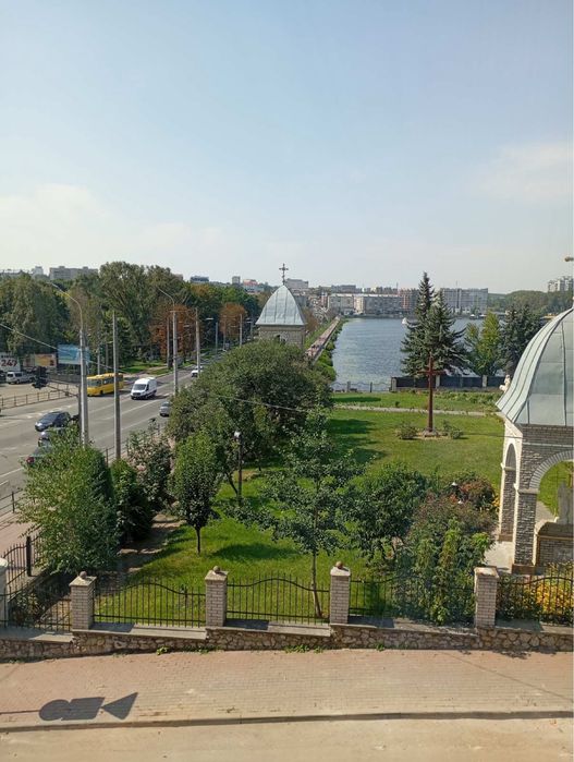Оренда однокімнатної квартири над озером.