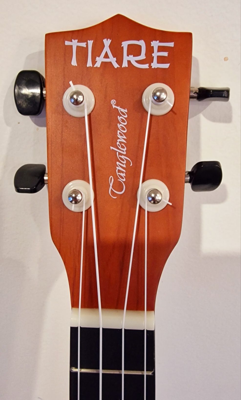 Ukulele TIARE  / Canglewood