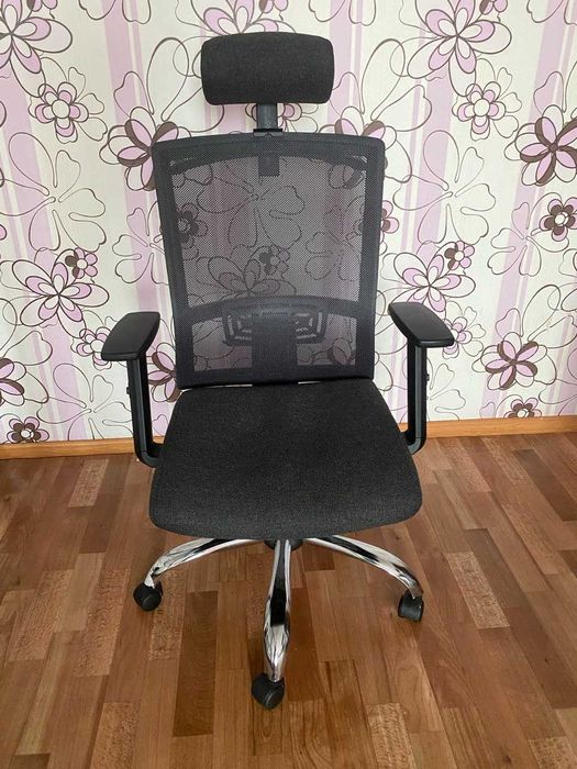 Офісне крісло для спини